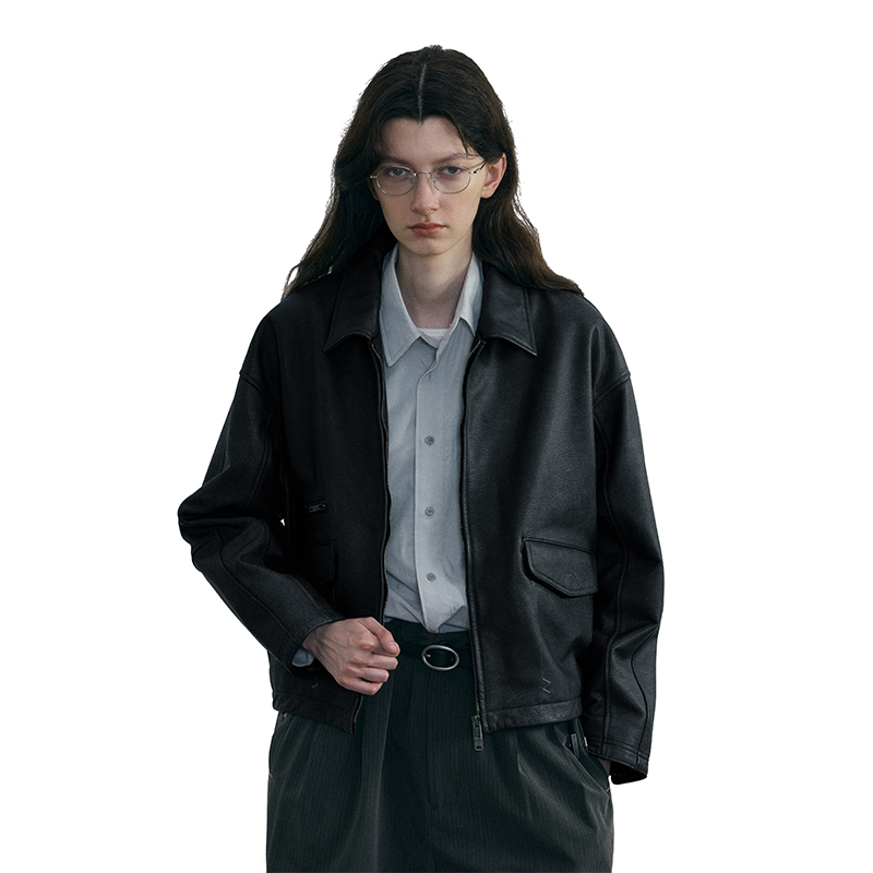 

Упрощенная кожаная куртка Unisex C2H4, черный