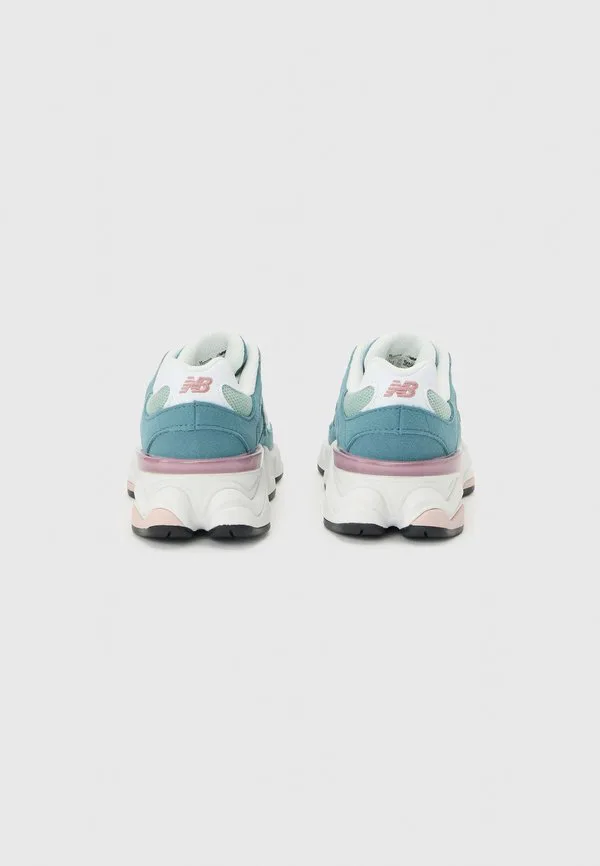 9060 кроссовки унисекс New Balance, Salt Water/Rosewood — фото 3