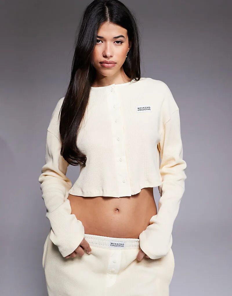 

Вафельный свитшот Weekend Collective Coord с пуговицами и нейлоном цвета пахты