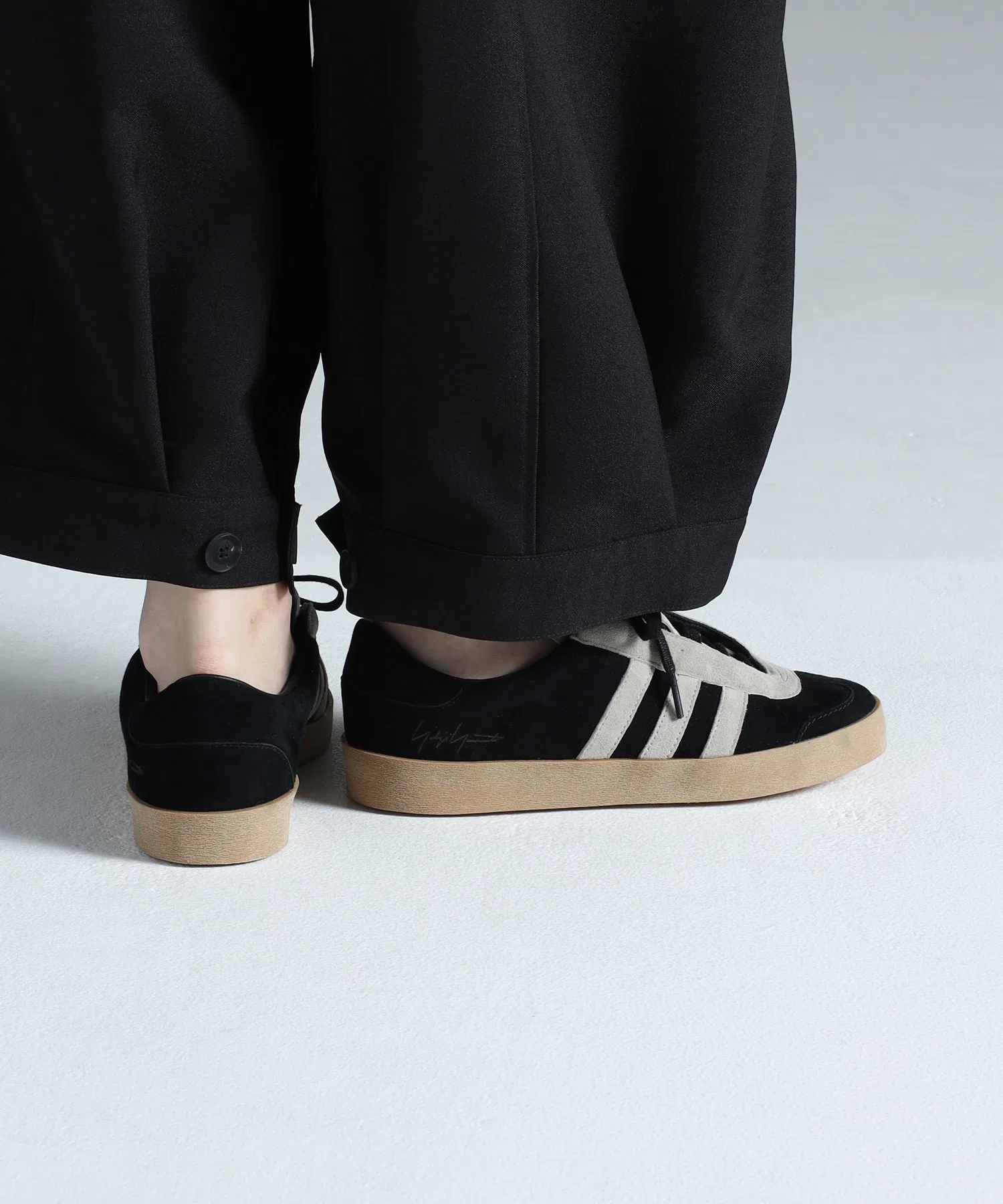Унисекс кроссовки из козьей замши Y-3 GAZELLE чёрные — фото 4