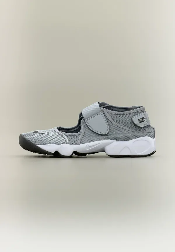 Кроссовки Nike Sportswear Rift 2, серый волк/черный/белый