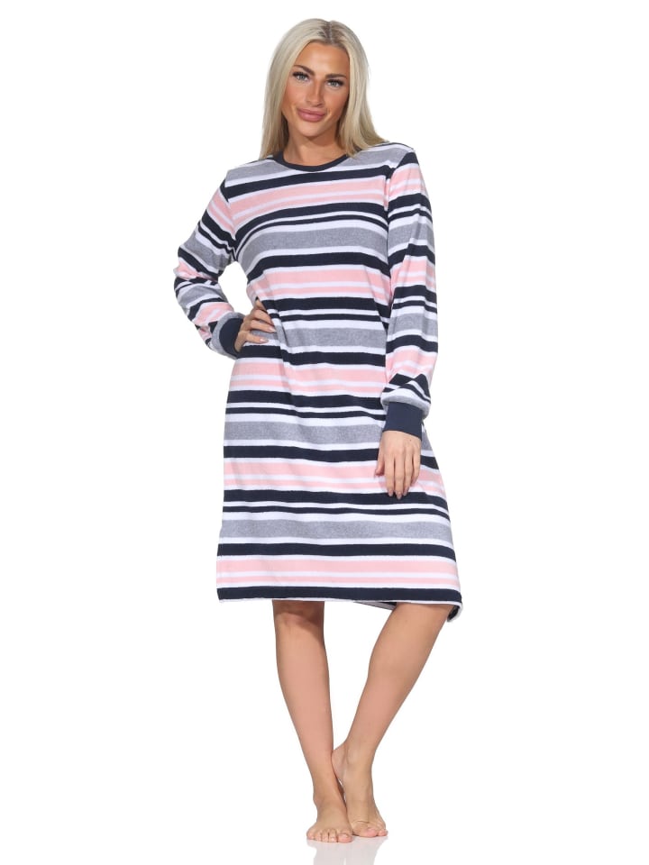 

Ночная рубашка из махровой ткани с длинными рукавами и манжетами, в полоску, розового цвета. NORMANN