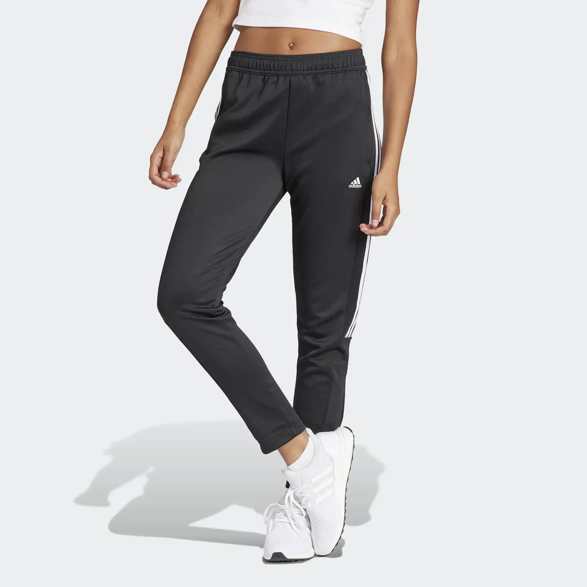 

Спортивные брюки Adidas Sportswear "W TIRO CB PT" (1 шт.), белый