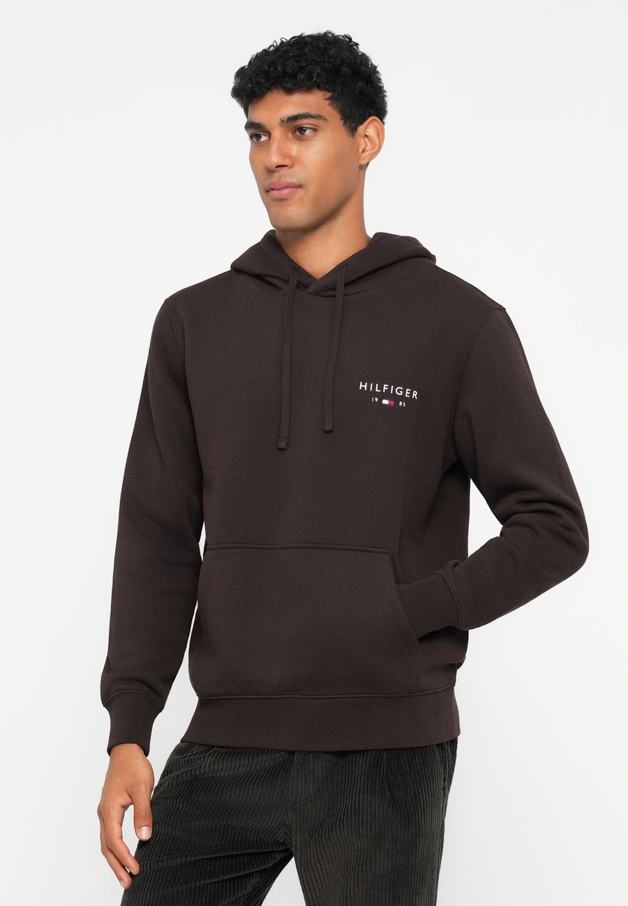 Худи Tommy Hilfiger BRAND LOVE SMALL HOODIE, Chocolate/Brown — фото 4
