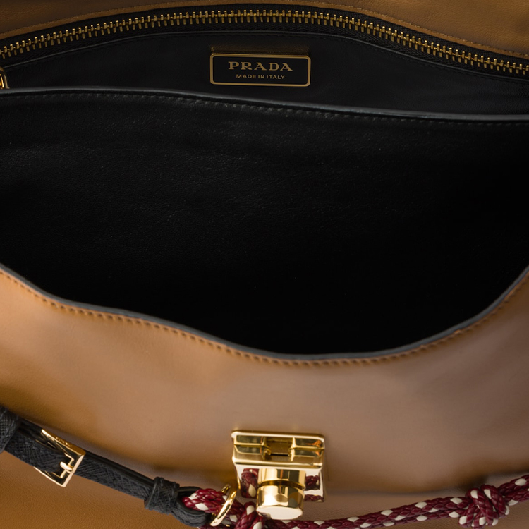PRADA Мягкая кожаная сумка через плечо Tubas женская карамельная — фото 4