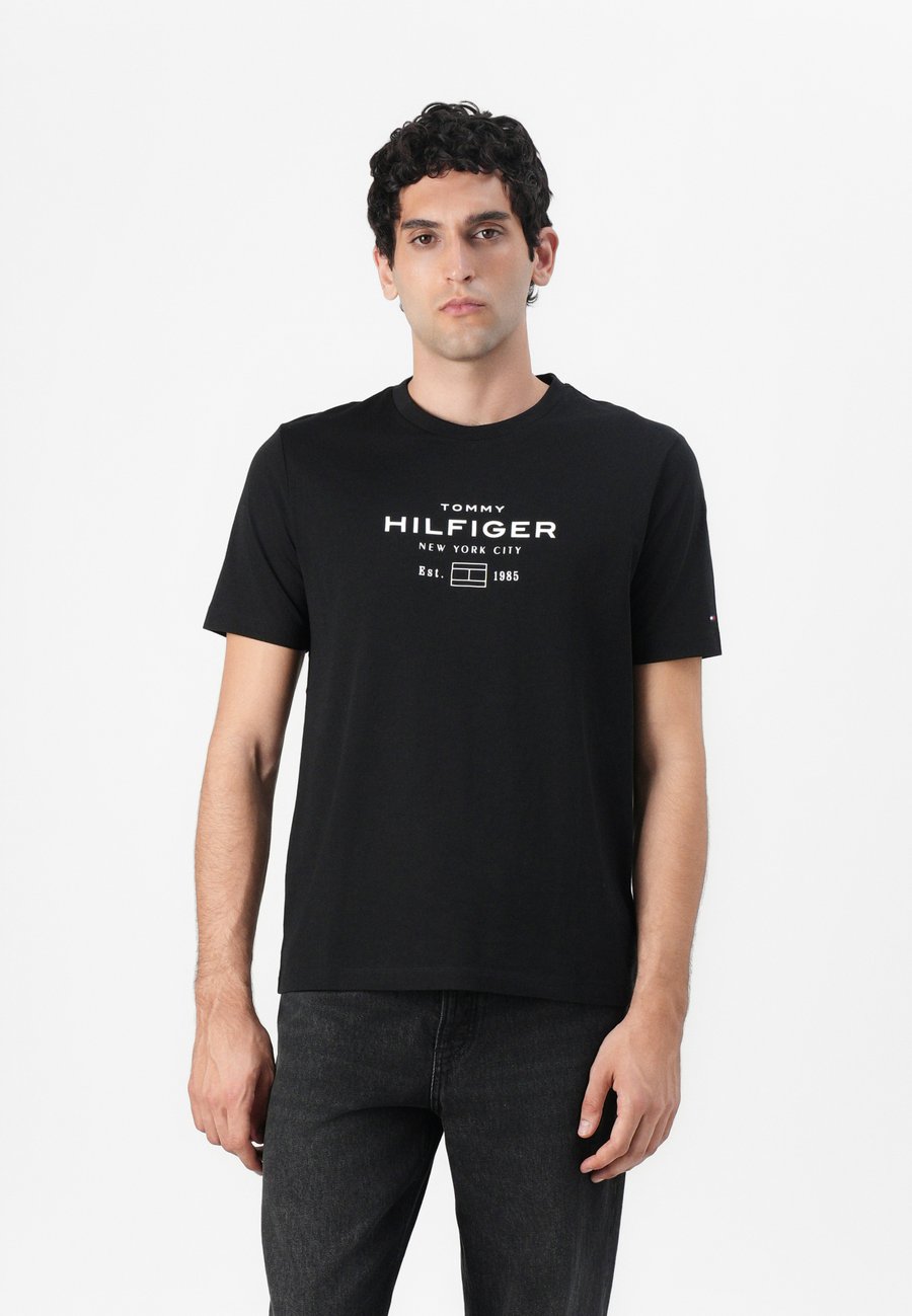 

Футболка Tommy Hilfiger STACK GRAPHIC TEE, Black, Черный, Футболка Tommy Hilfiger STACK GRAPHIC TEE, Black