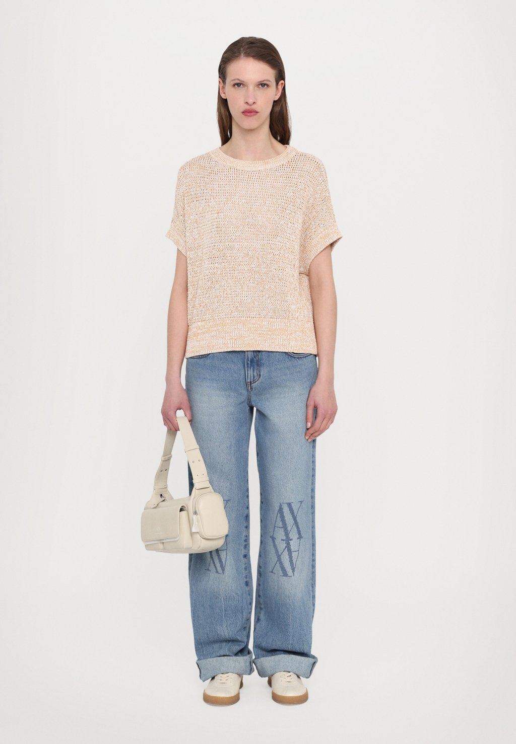 

Сумка MEDIUM SHOULDER BAG Armani Exchange, бежевый