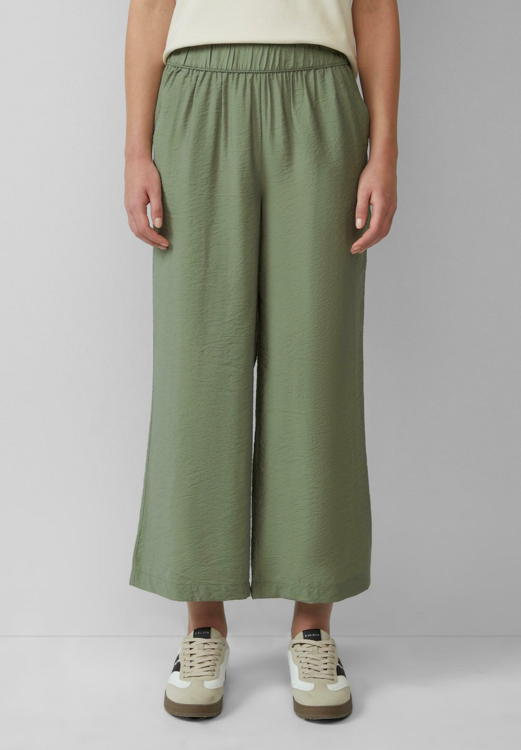 

Брюки FLIESSENDE CULOTTE IM RELAXED FIT MIT FRENCH s.Oliver, зеленый