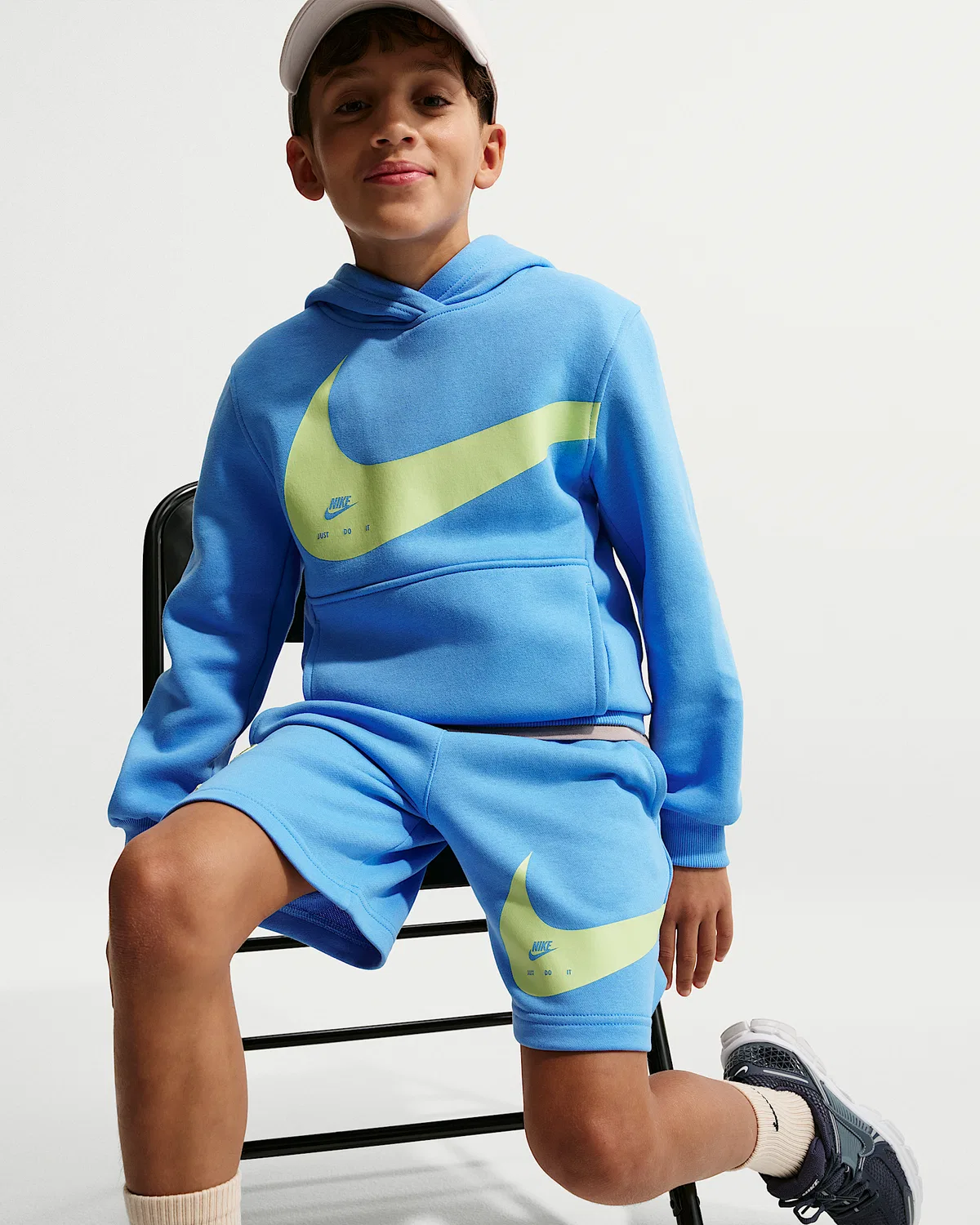 Детские шорты Nike Sportswear Club из французского трикотажа, University Blue/Light Liquid Lime — фото 4