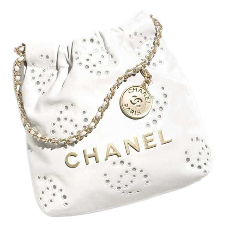 Мини-сумка женская one shoulder из телячьей кожи white CHANEL, Gift Set(Set+Box+Shopping Bag) — фото 2