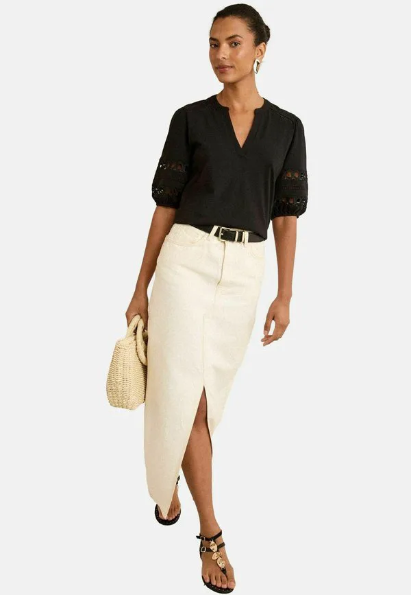 

Футболка стандартного кроя с v-образным вырезом и принтом Love & Roses, Black Heart Lace Insert, Черный, Футболка стандартного кроя с v-образным вырезом и принтом Love & Roses, Black Heart Lace Insert