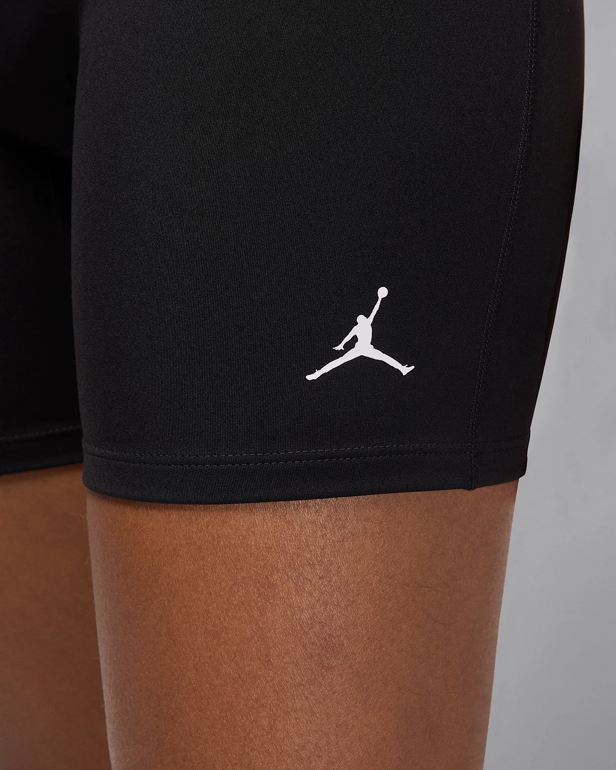 Женские шорты Jordan Sport Dri-FIT с высокой посадкой, 6", Black/White — фото 4