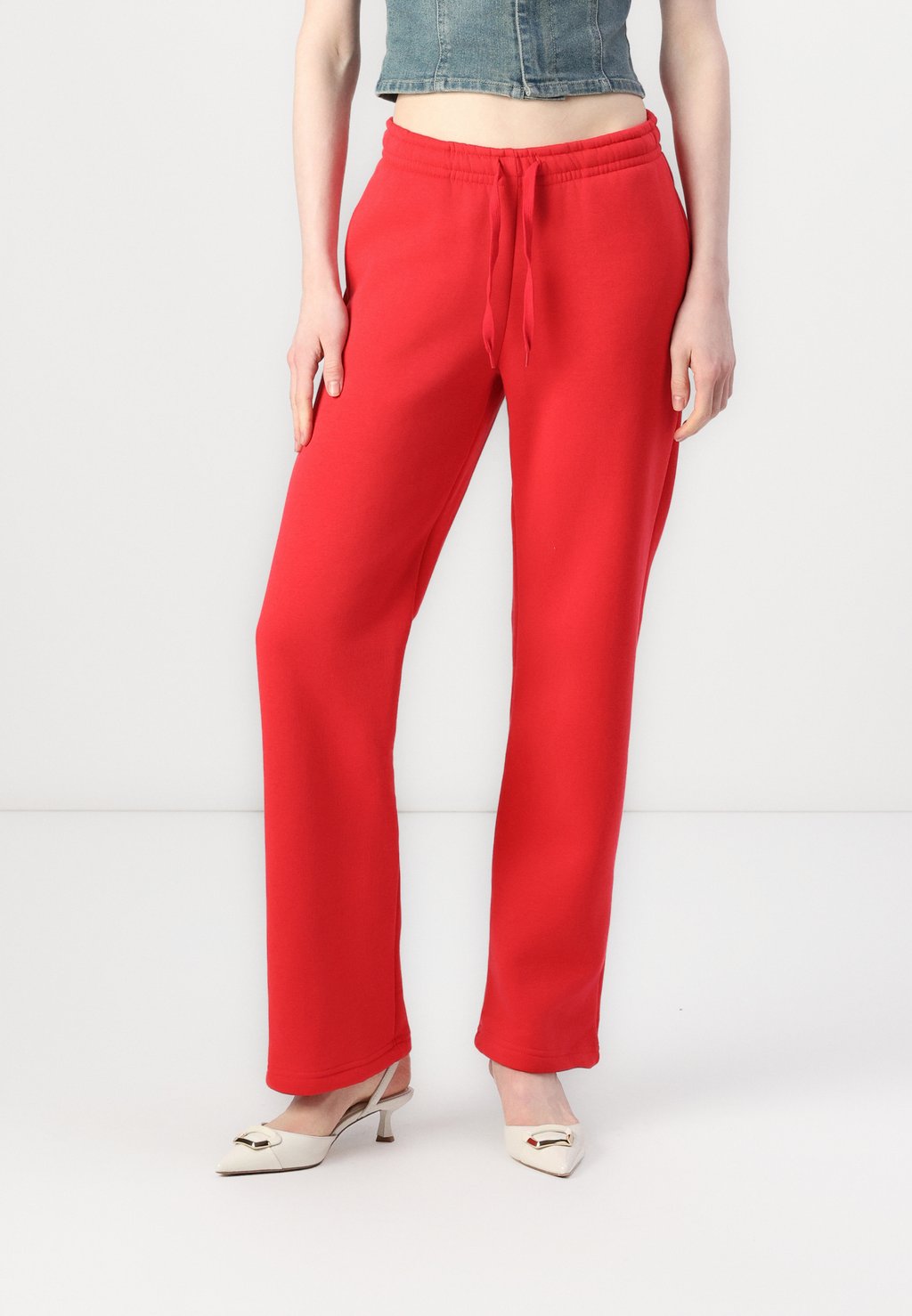 

Спортивные брюки BASIC STRAIGHT Gina Tricot, красный