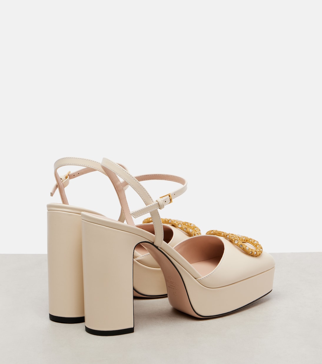 Кожаные платформенные лодочки VLogo 115 Valentino Garavani, Light Ivory/Cream-Crystal — фото 2