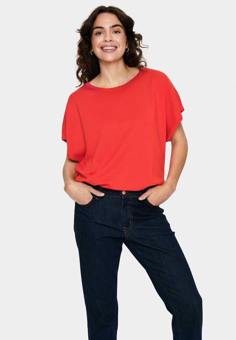 

Футболка Saint Tropez MILASZ R-N SS, Flame Scarlet/Red, Красный, Футболка Saint Tropez MILASZ R-N SS, Flame Scarlet/Red