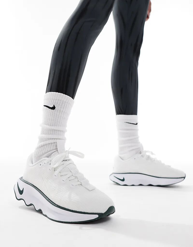 Кроссовки Motiva в тройном белом цвете Nike Training — фото 4