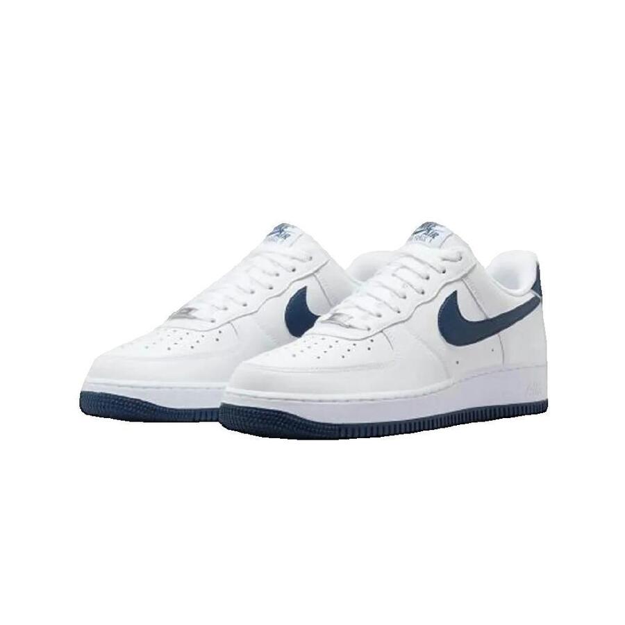 Баскетбольные кроссовки мужские Nike Air Force 1 07 белые — фото 2