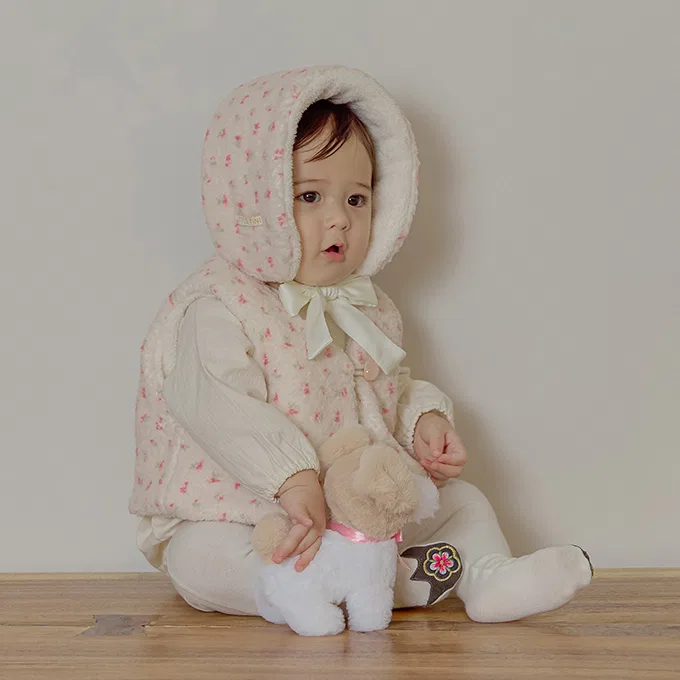 Детский жилет Mini Bell от Littletini