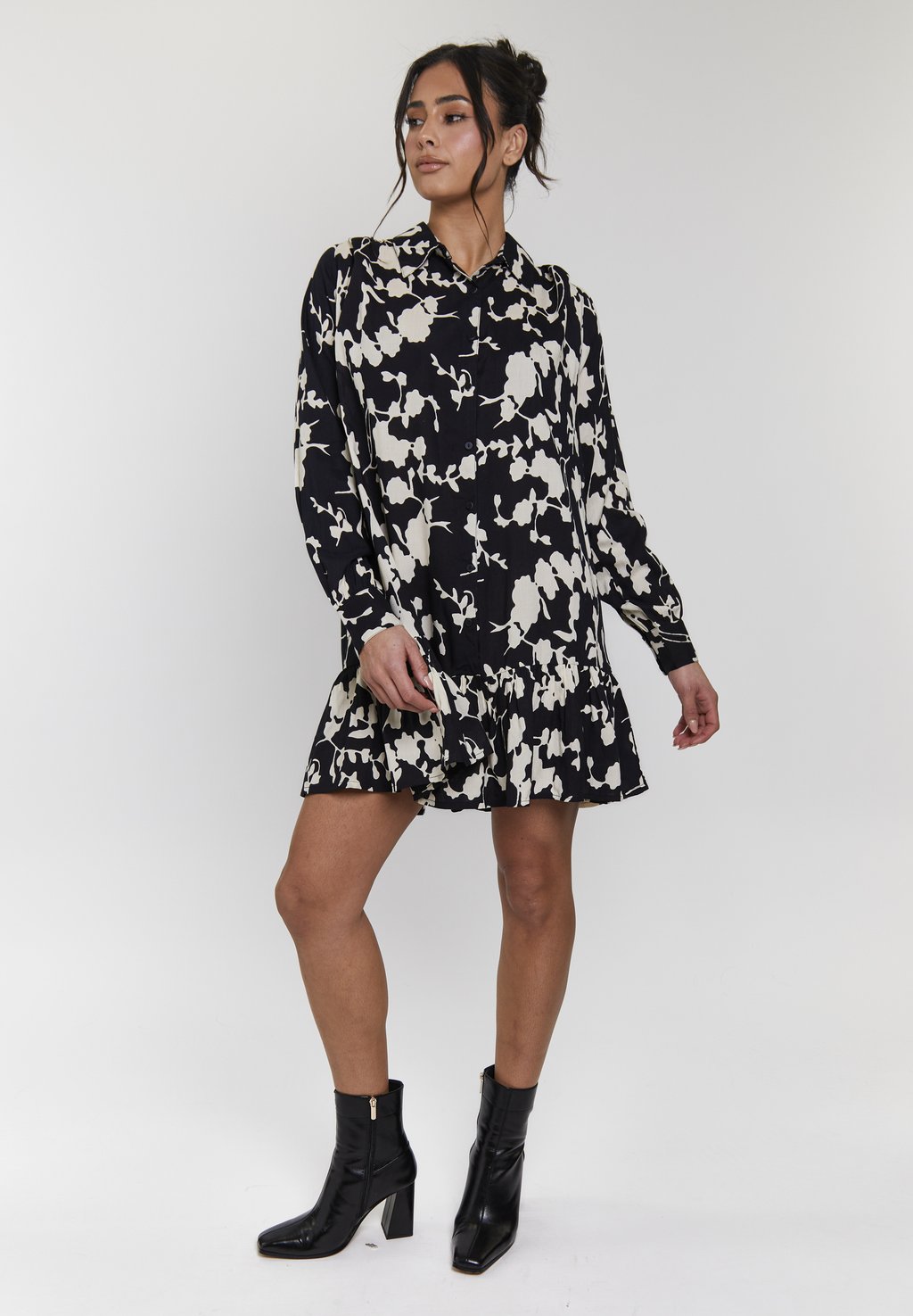 

Платье-рубашка LONG SLEEVE MINI South Beach, черный