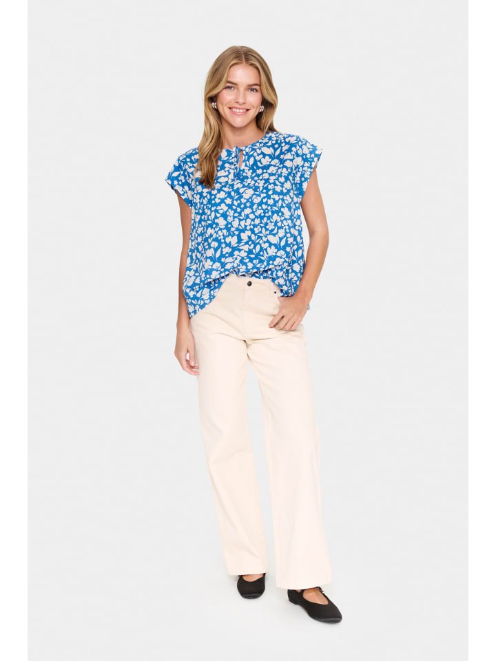 

Рубашка SaimaSZ с короткими рукавами, прямого кроя, в цвете Palace Blue Flower Leaf. SAINT TROPEZ