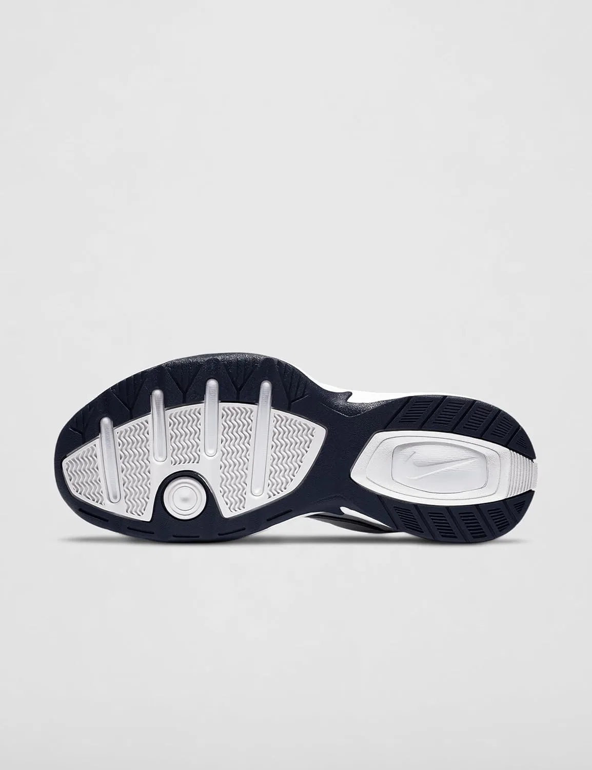 Кроссовки Nike Air Monarch IV для фитнеса (мужские), 2-White Metallic Silver — фото 4