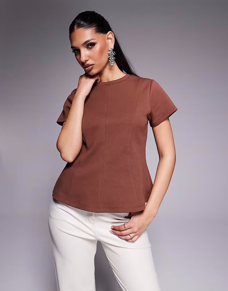 

Футболка из трикотажного полотна интерлок ASOS DESIGN коричневого цвета с отделкой стежками