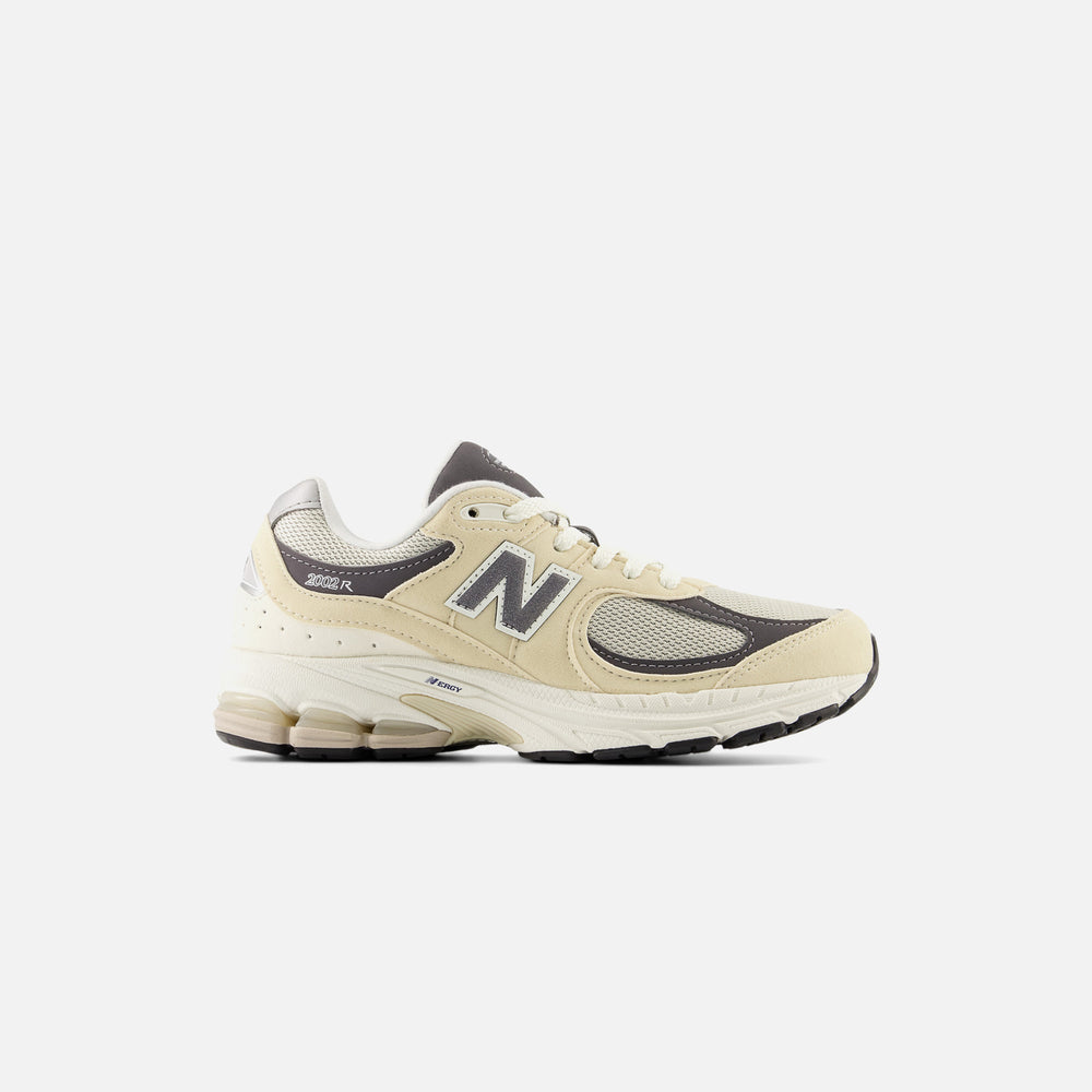 

Кроссовки New Balance GS 2002R, цвет Sandstone