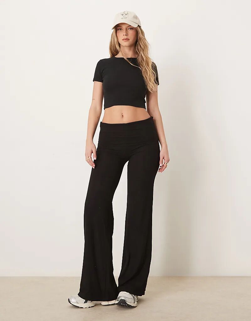 

Расклешенные брюки 365 Sculpting Lounge Fold Belt черного цвета Tala