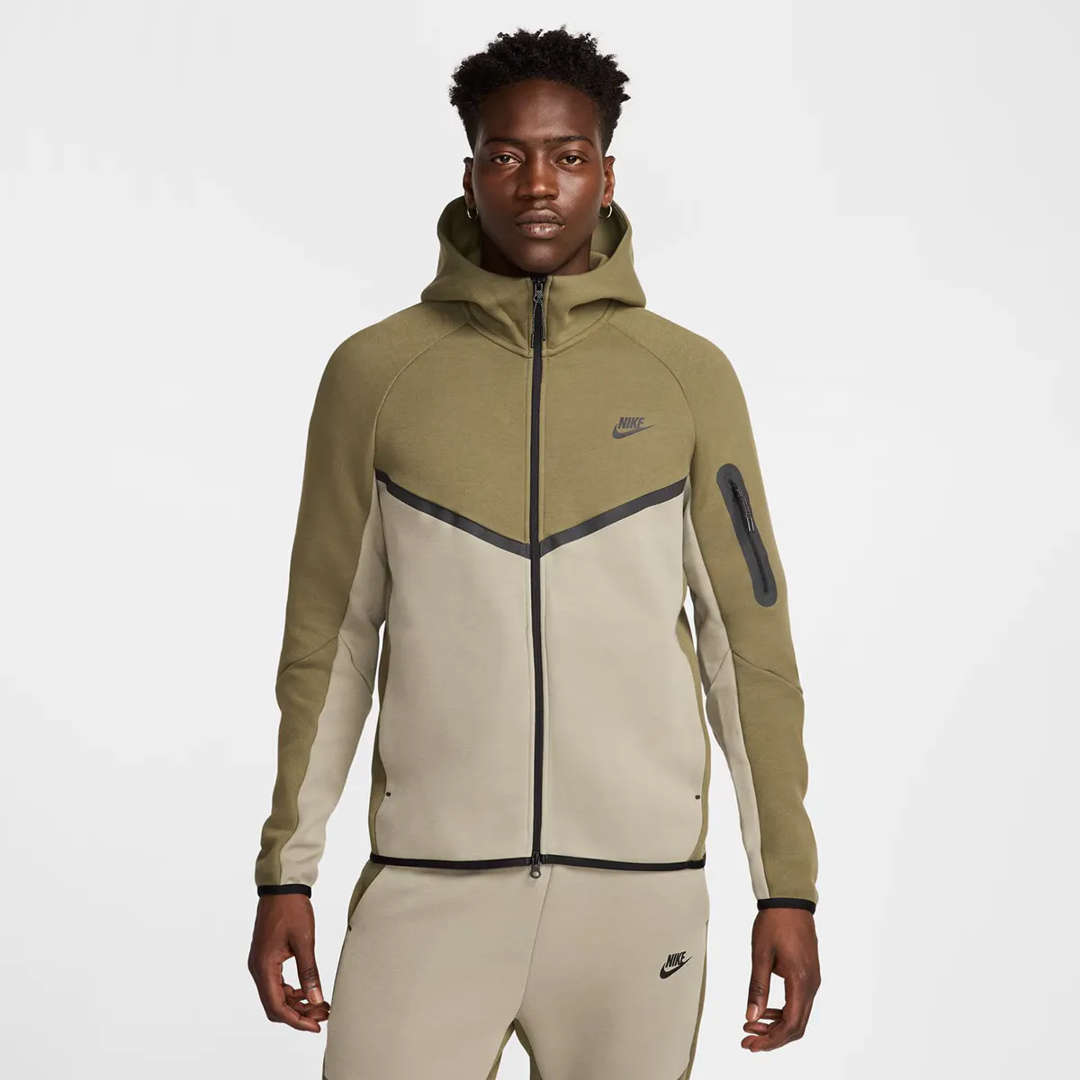 

Мужская толстовка Nike Tech, оливковый/зеленый
