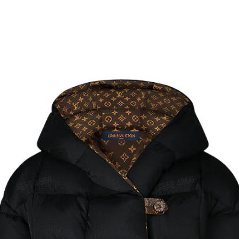 

Длинная стеганая куртка с подушкой LOUIS VUITTON, Сумка для покупок в комплекте