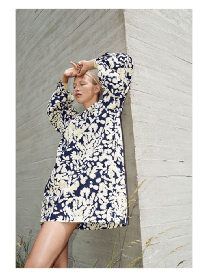 

Платье до колена SECOND FEMALE Kleid, черный