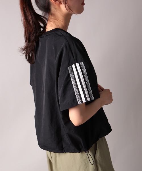 

Футболка с V-образным вырезом и эффектом мятости NANAHACHI, черный