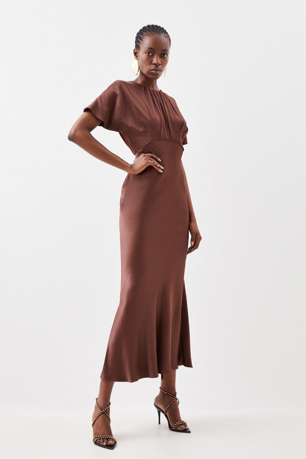 

Платье макси из атласного крепа Karen Millen, коричневый