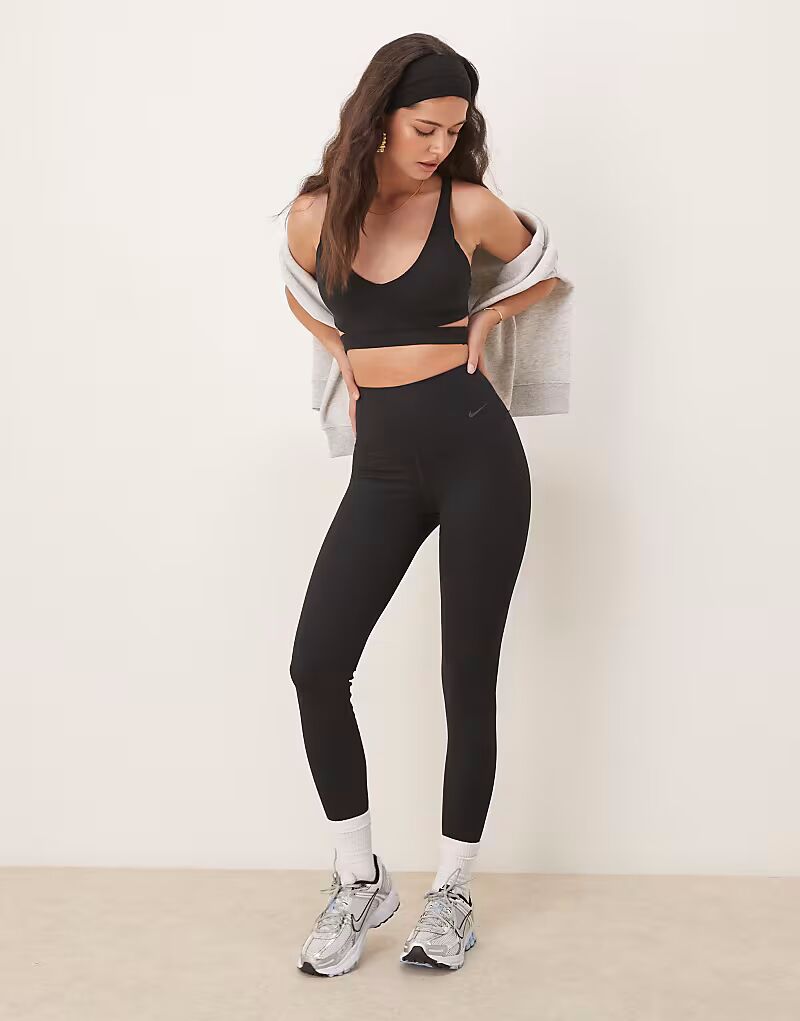 

Леггинсы Nike Training Zenvy Dri-FIT с высокой талией и рубчатым узором 7/8 черного цвета