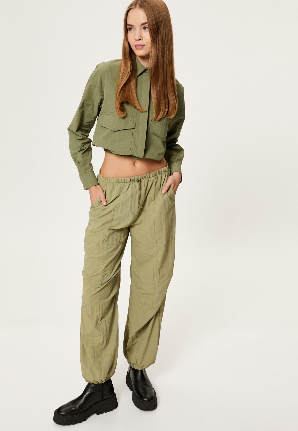 

Блузка на пуговицах PARACHUTE CROP LONG SLEEVE FLAP POCKET DETAIL ELASTIC WAISTBAND Koton, зеленый