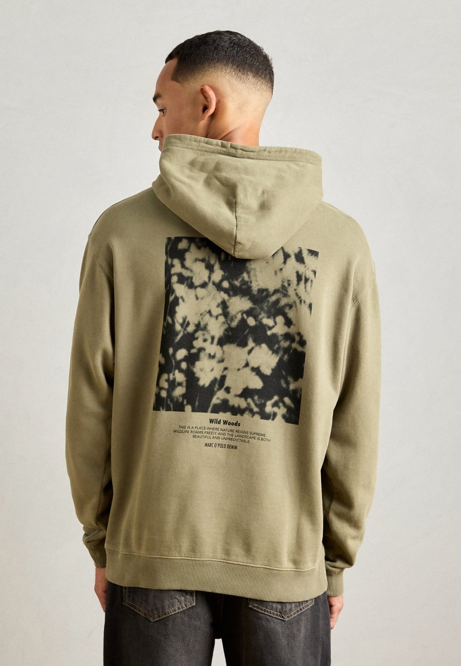 

Худи Marc O'Polo DENIM HOODIE PRINT RELAXED FIT, Oak Ash/Olive