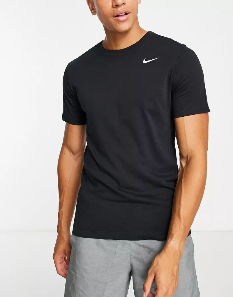 

Черная футболка Nike Dri-FIT