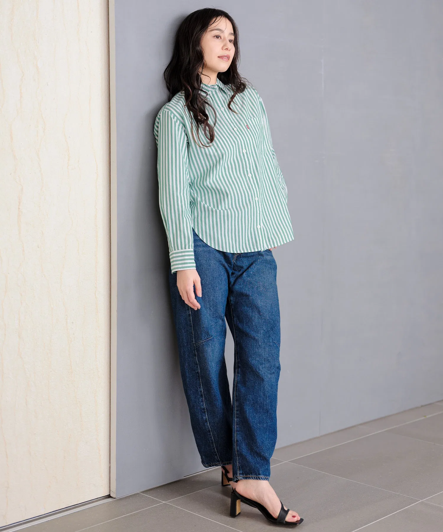 Джинсы Levi's CINCH Barrel, цвет Medium Indigo — фото 2