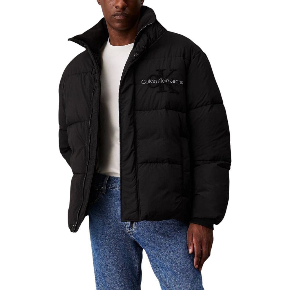 

Черная куртка из переработанного полиамида Calvin Klein Jeans
