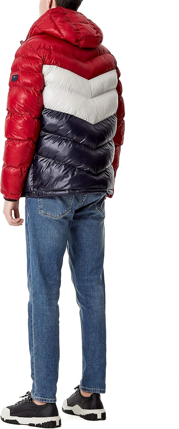 Мужская стеганая куртка Tommy Hilfiger средней толщины с капюшоном и шевронным узором, Red/Ice/Navy — фото 2
