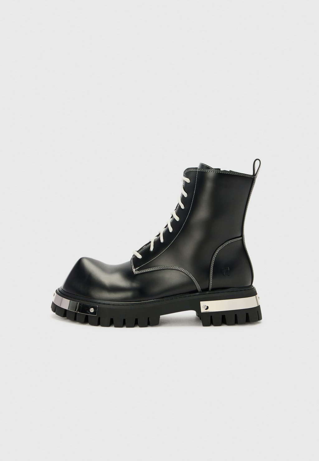

Классические ботильоны NEMESOR Koi Footwear, черный