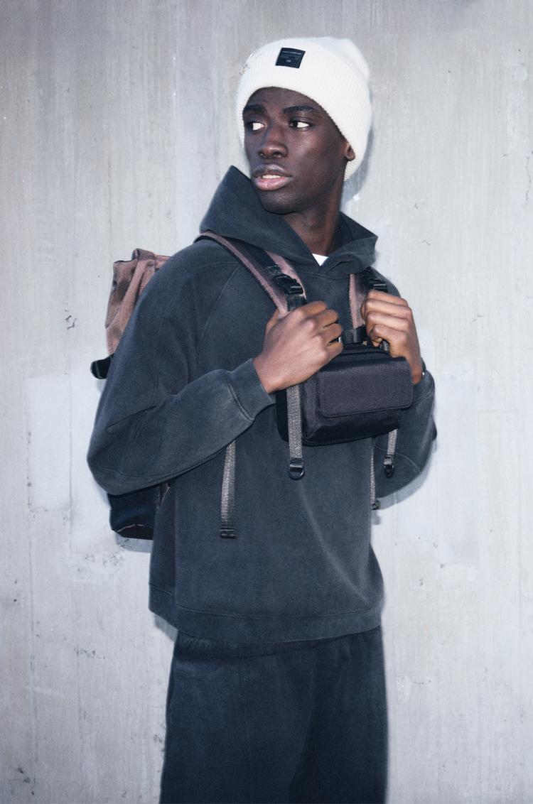 

Нейлоновая сумка через плечо с клапаном Pull And Bear, черный