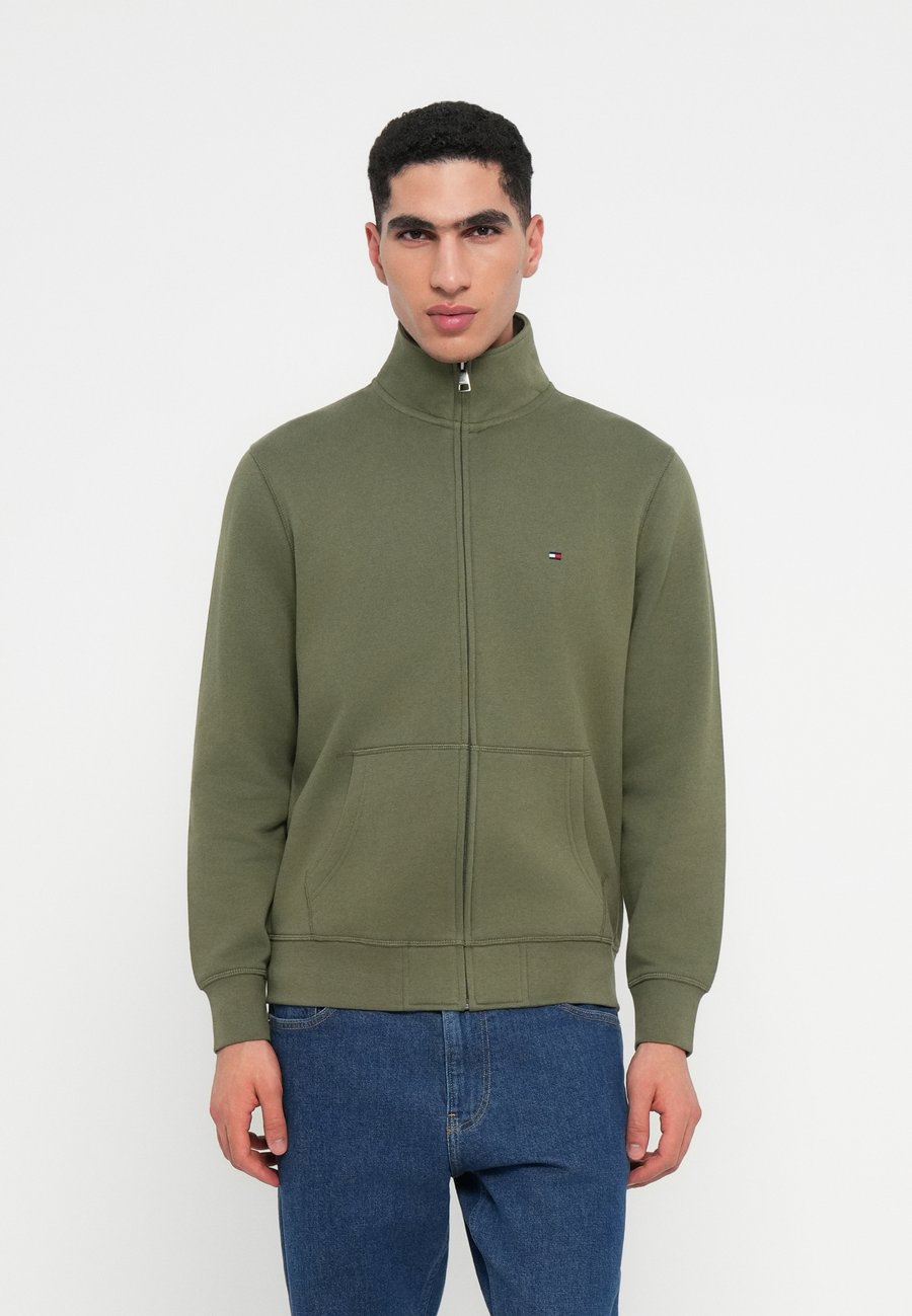 

Толстовка Tommy Hilfiger ESSENTIAL STAND COLLAR, Battle Green/Dark Green