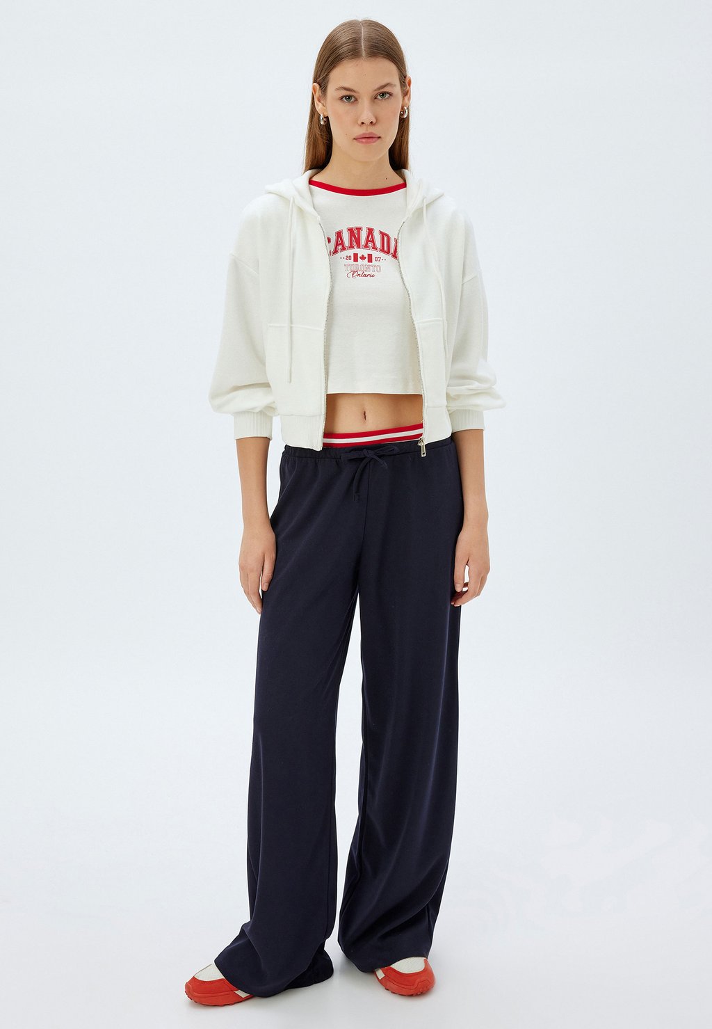 

Толстовка с капюшоном CROP HOODED Koton, белый