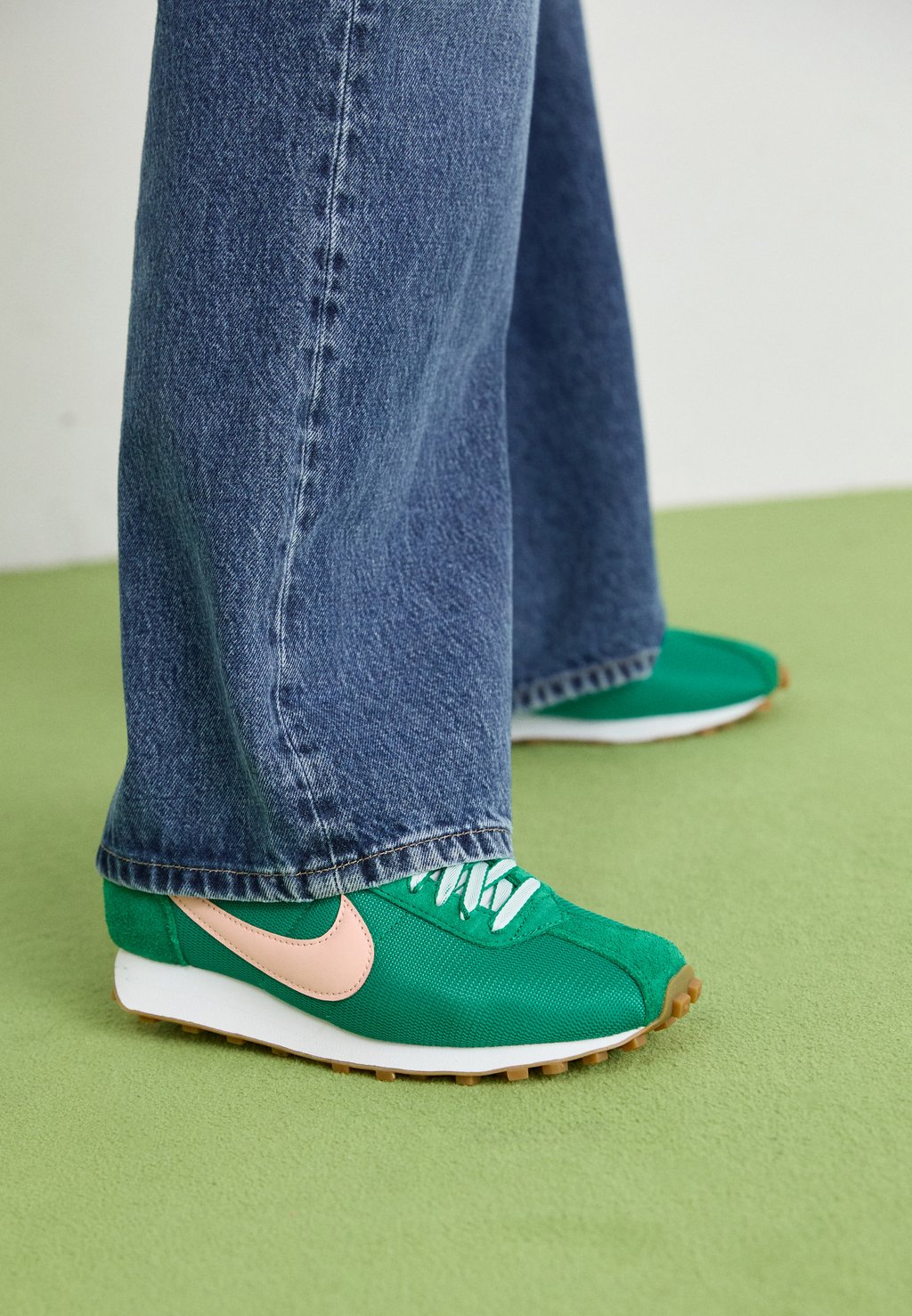 Кроссовки Nike Sportswear, темно-зеленый — фото 2