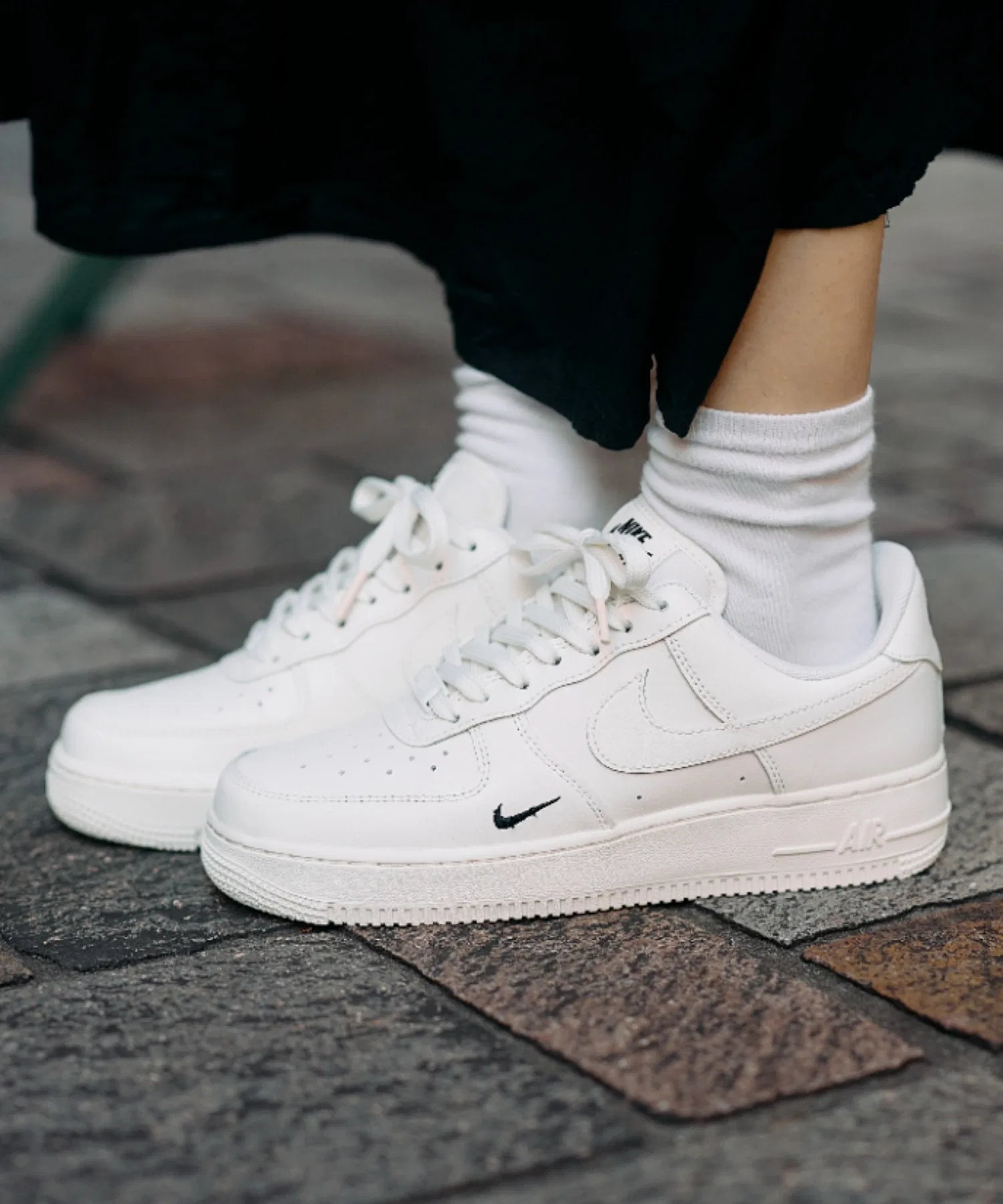 Унисекс кроссовки NIKE AIR FORCE 1 '07 ESS из натуральной кожи бежевые