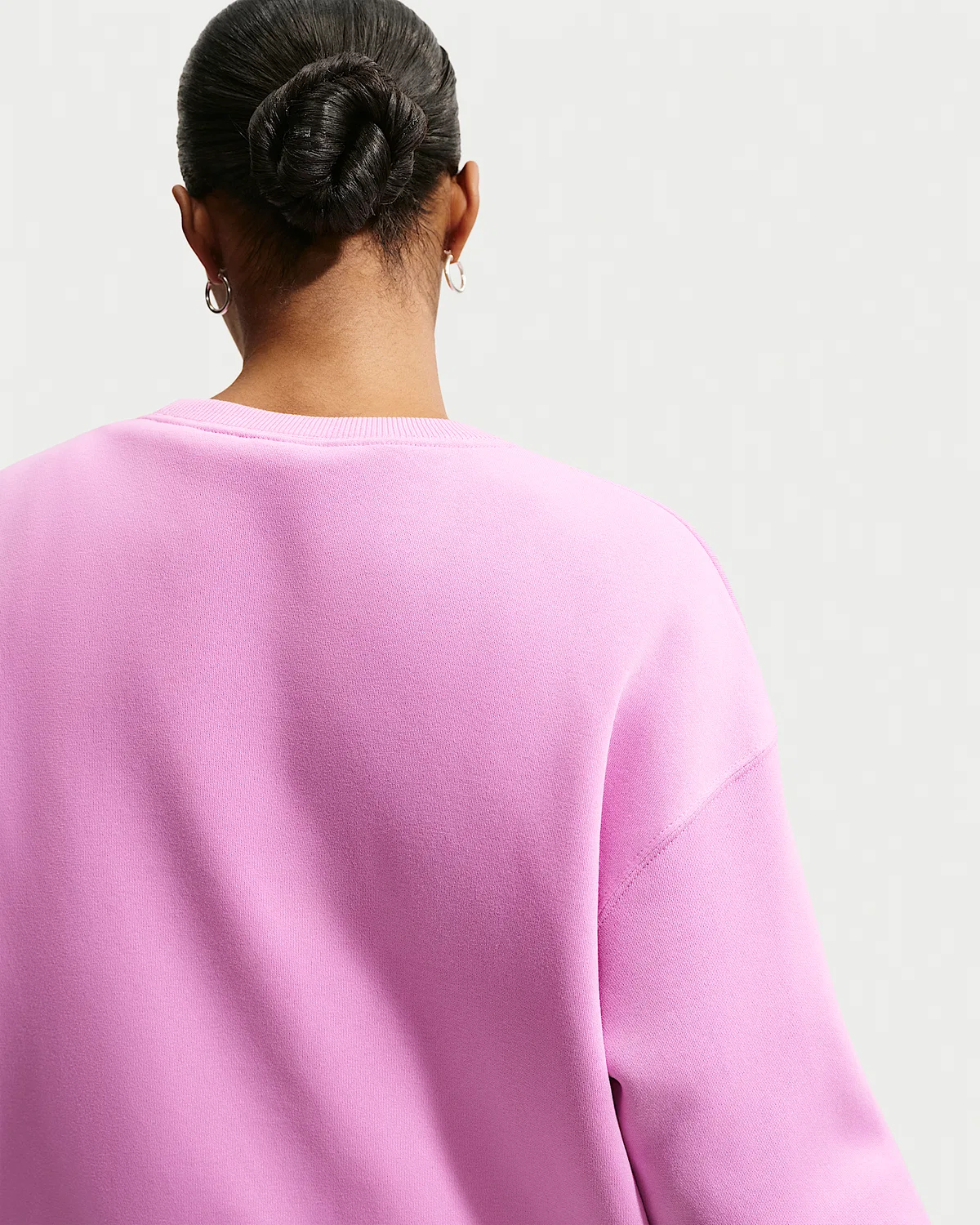 Женский оверсайз свитшот с круглым вырезом Nike Sportswear Phoenix Fleece, Light Magenta/Sail — фото 2