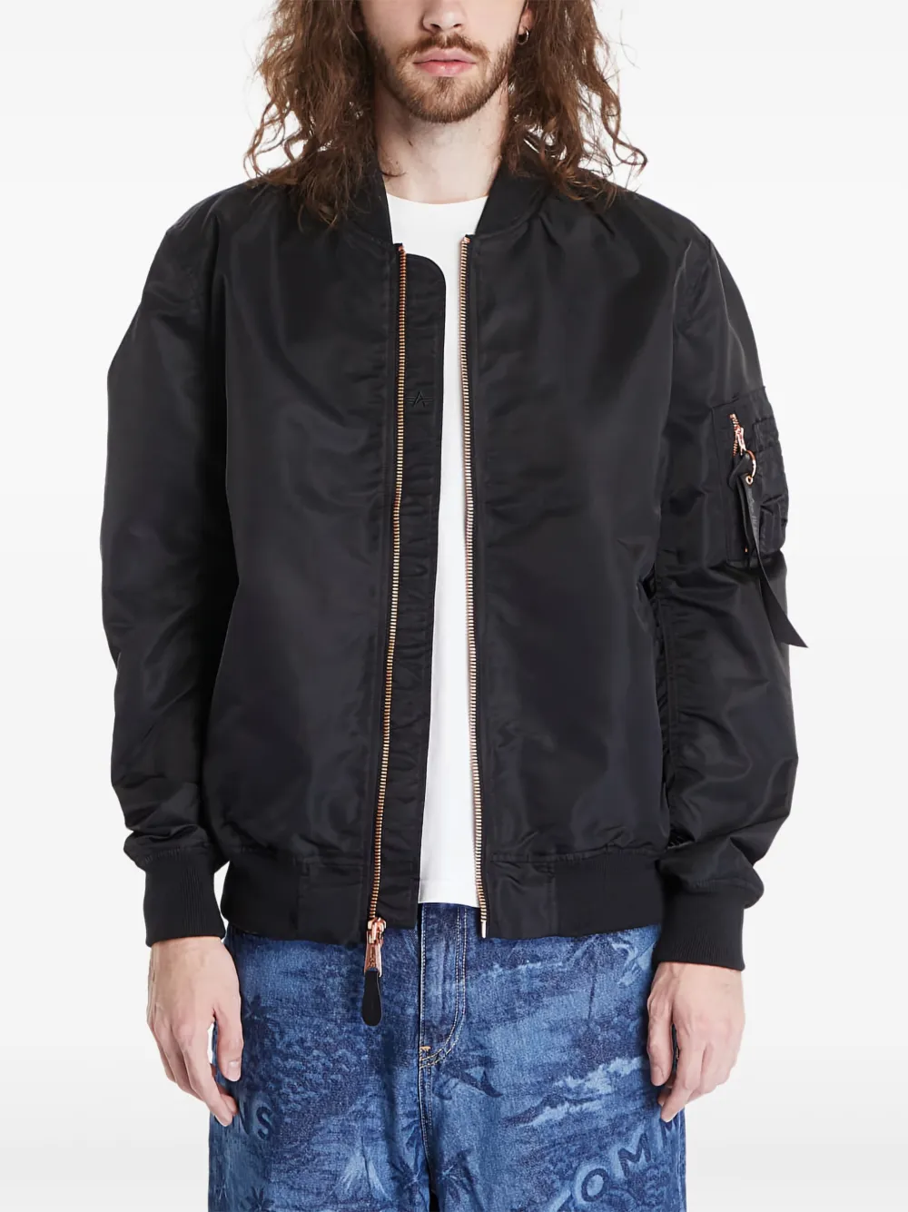 

Куртка-бомбер со сборками Alpha Industries, черный