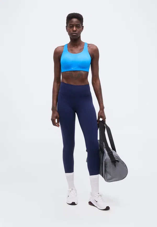 Спортивный бюстгальтер высокой поддержки Rival bra Nike Performance, светло-фото-голубой — фото 2