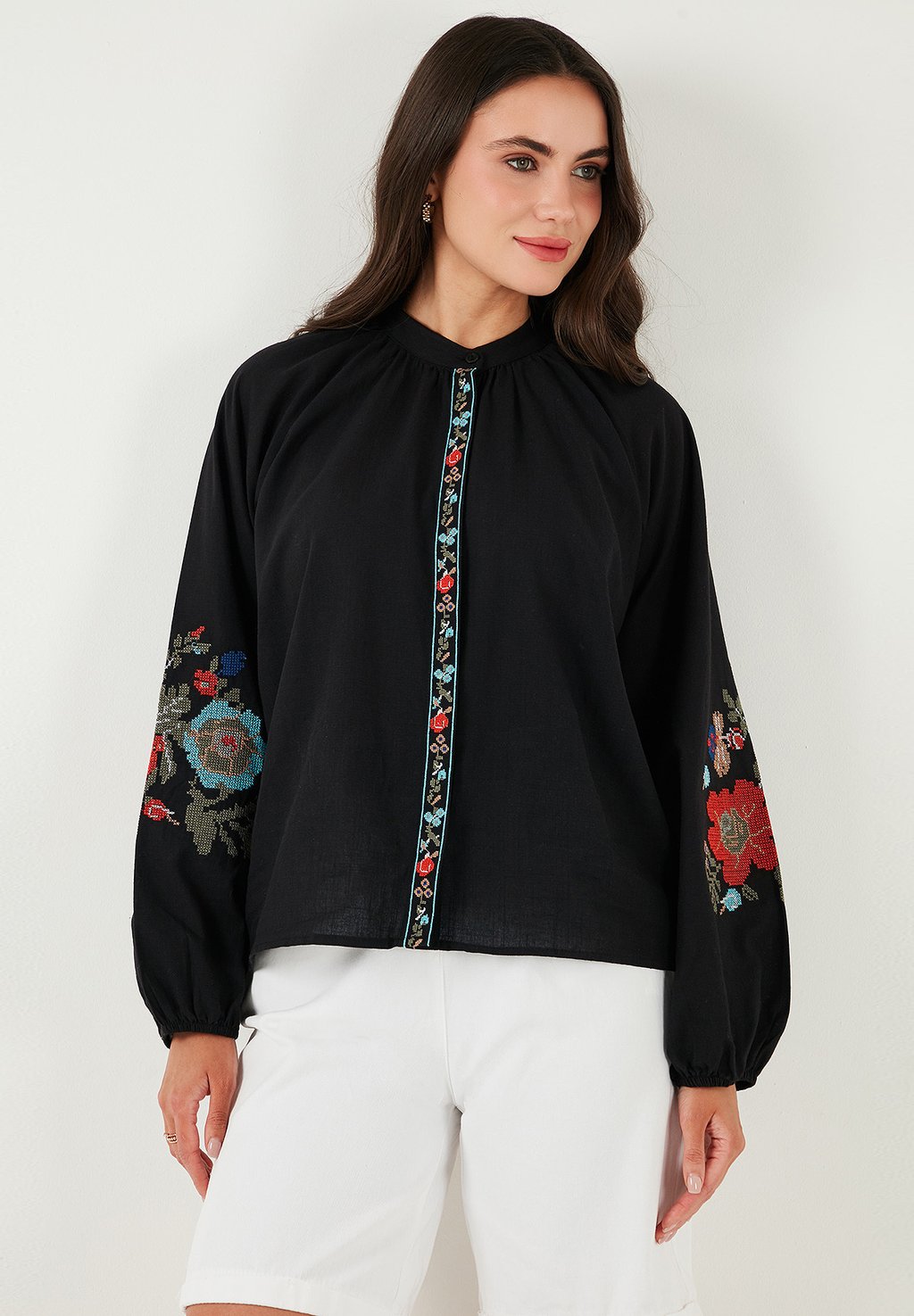 

Блузка на пуговицах REGULAR FIT LELA, черный